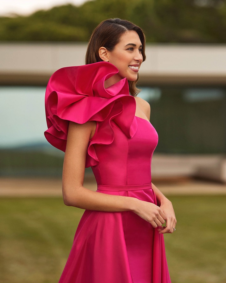 Galajurk met one shoulder applicatie